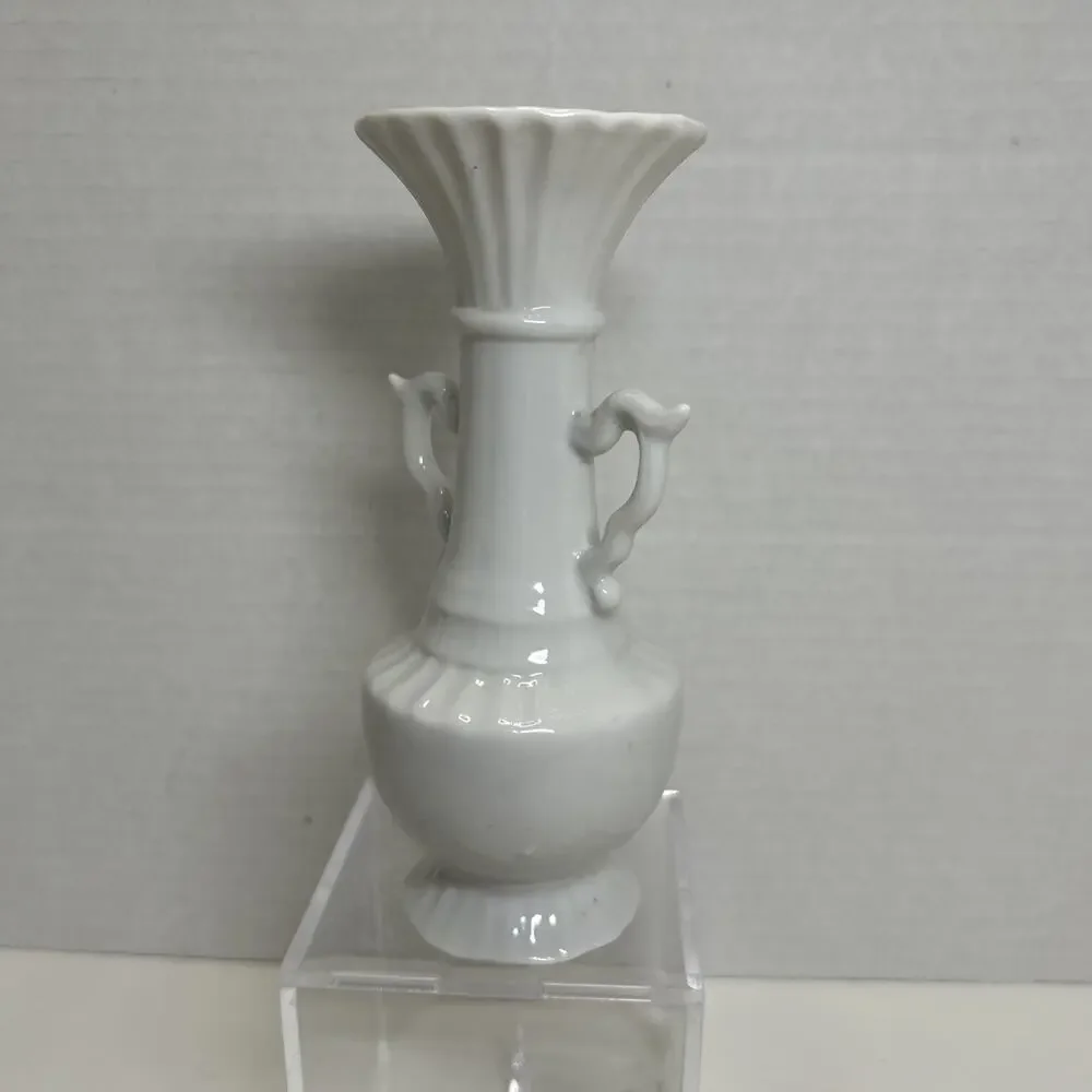Vtg White Porcelain Bud 6